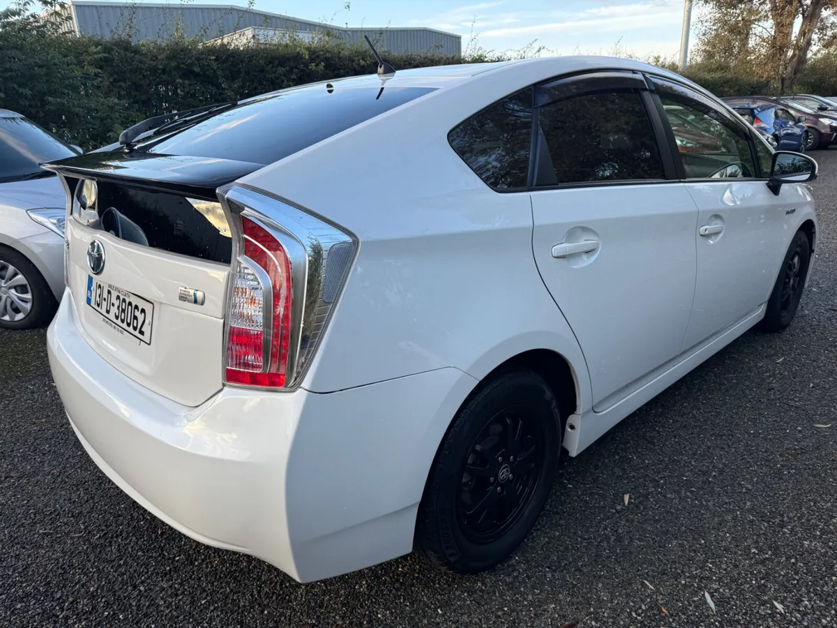 Toyota Prius 2013 - Image 3