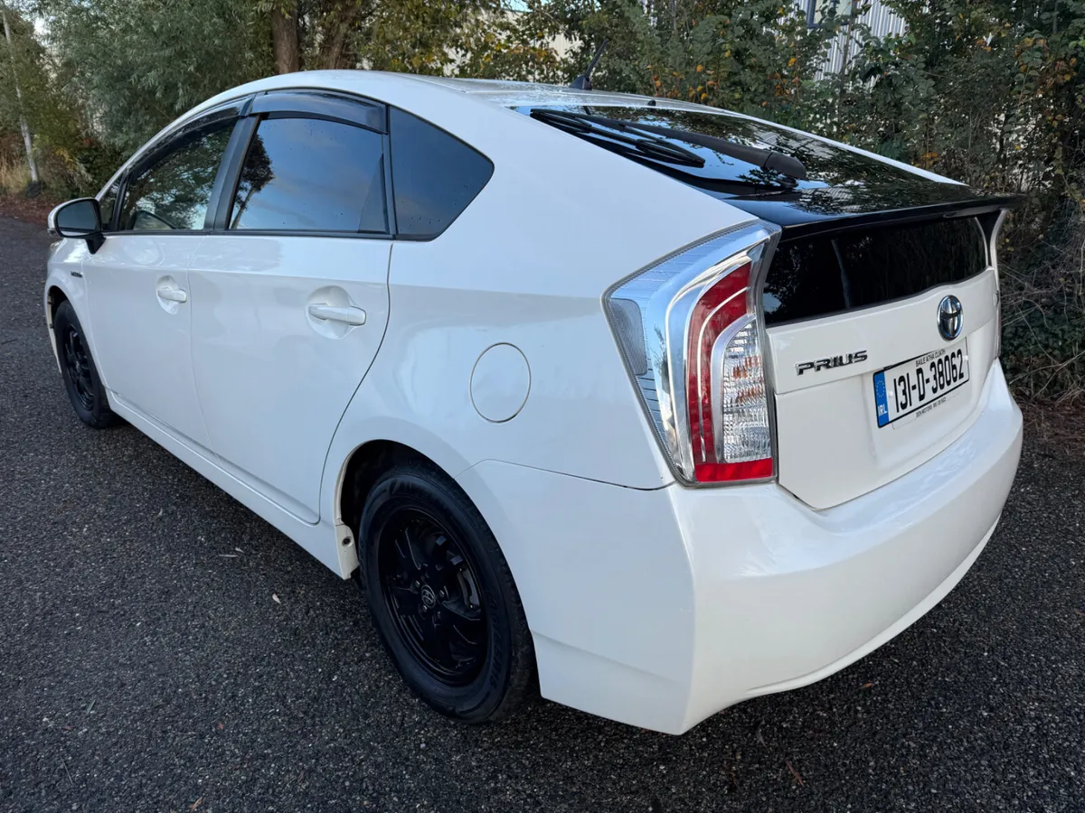 Toyota Prius 2013 - Image 4