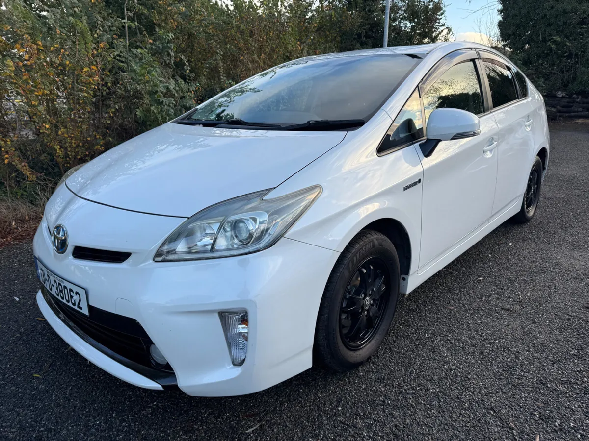 Toyota Prius 2013 - Image 2