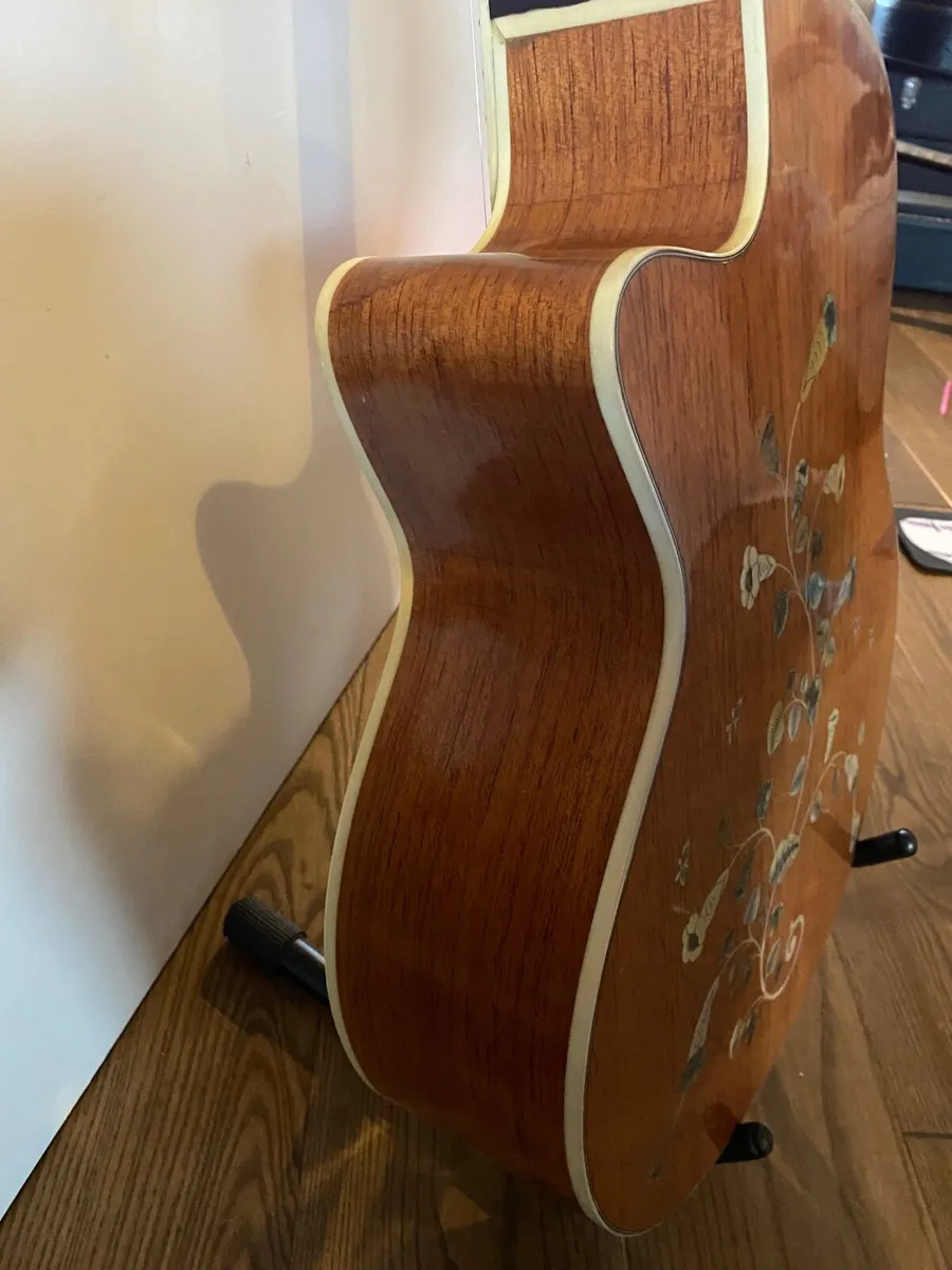 Guitar - Image 2
