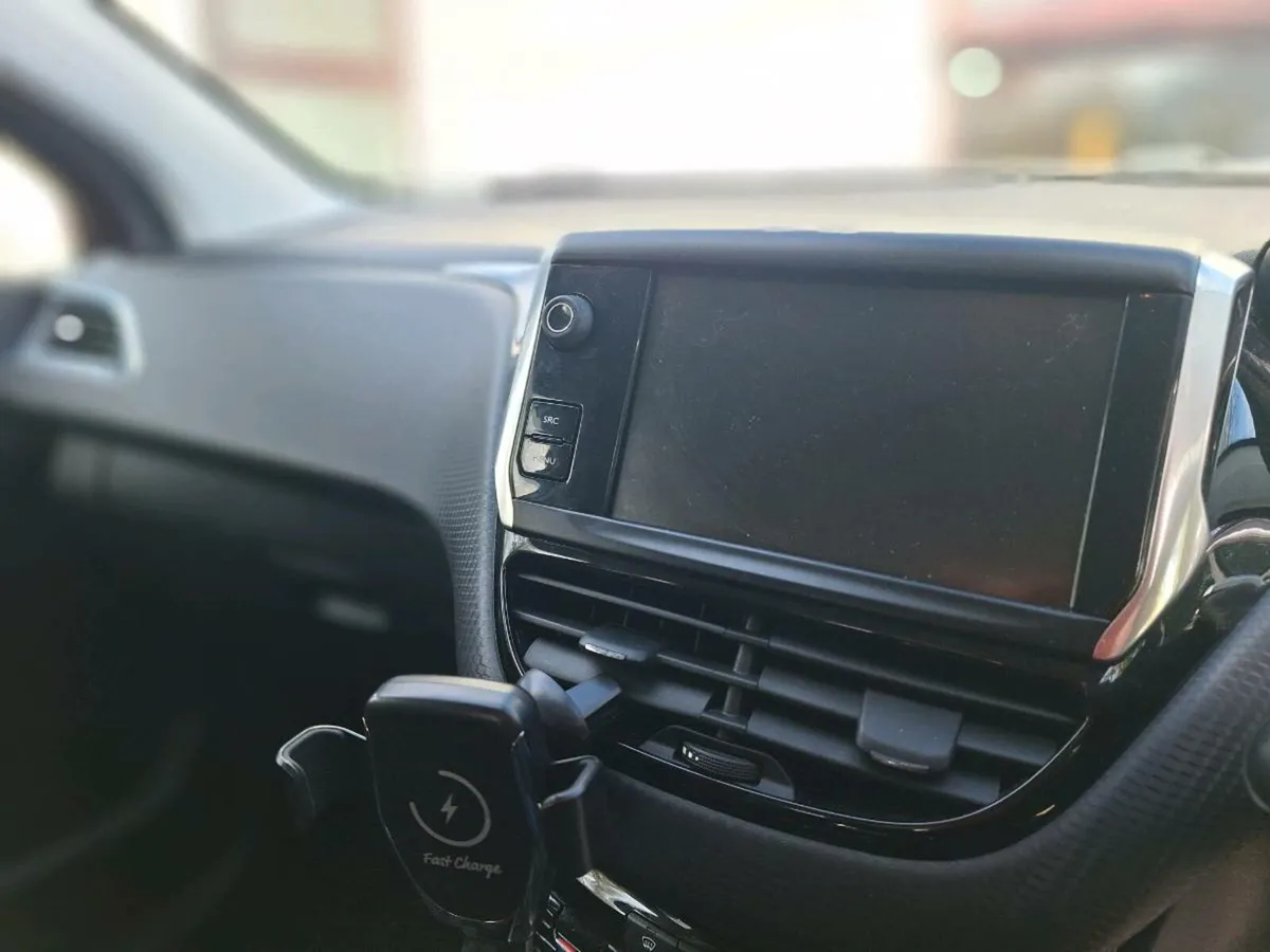 PEUGEOT 2008 - Image 2
