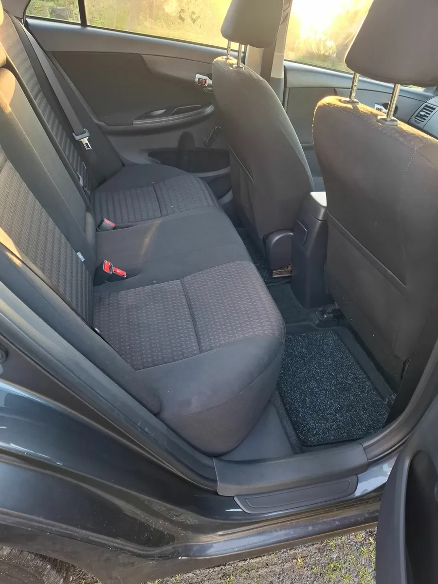 Toyota Corolla 2011 - Image 4