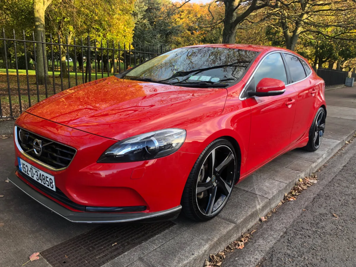 2015 VOLVO V40 D4 AUTO LEATHER R DESIGN - Image 4