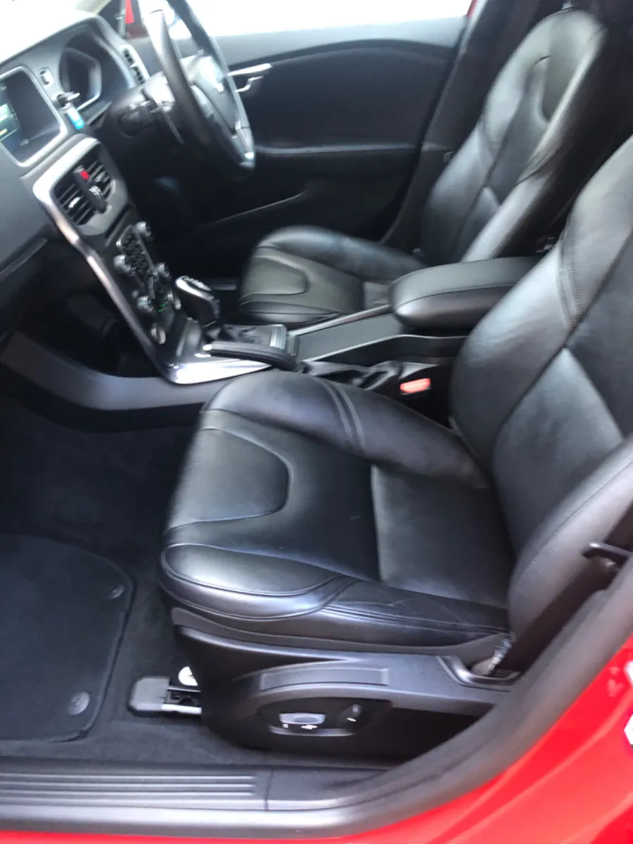 2015 VOLVO V40 D4 AUTO LEATHER R DESIGN - Image 2