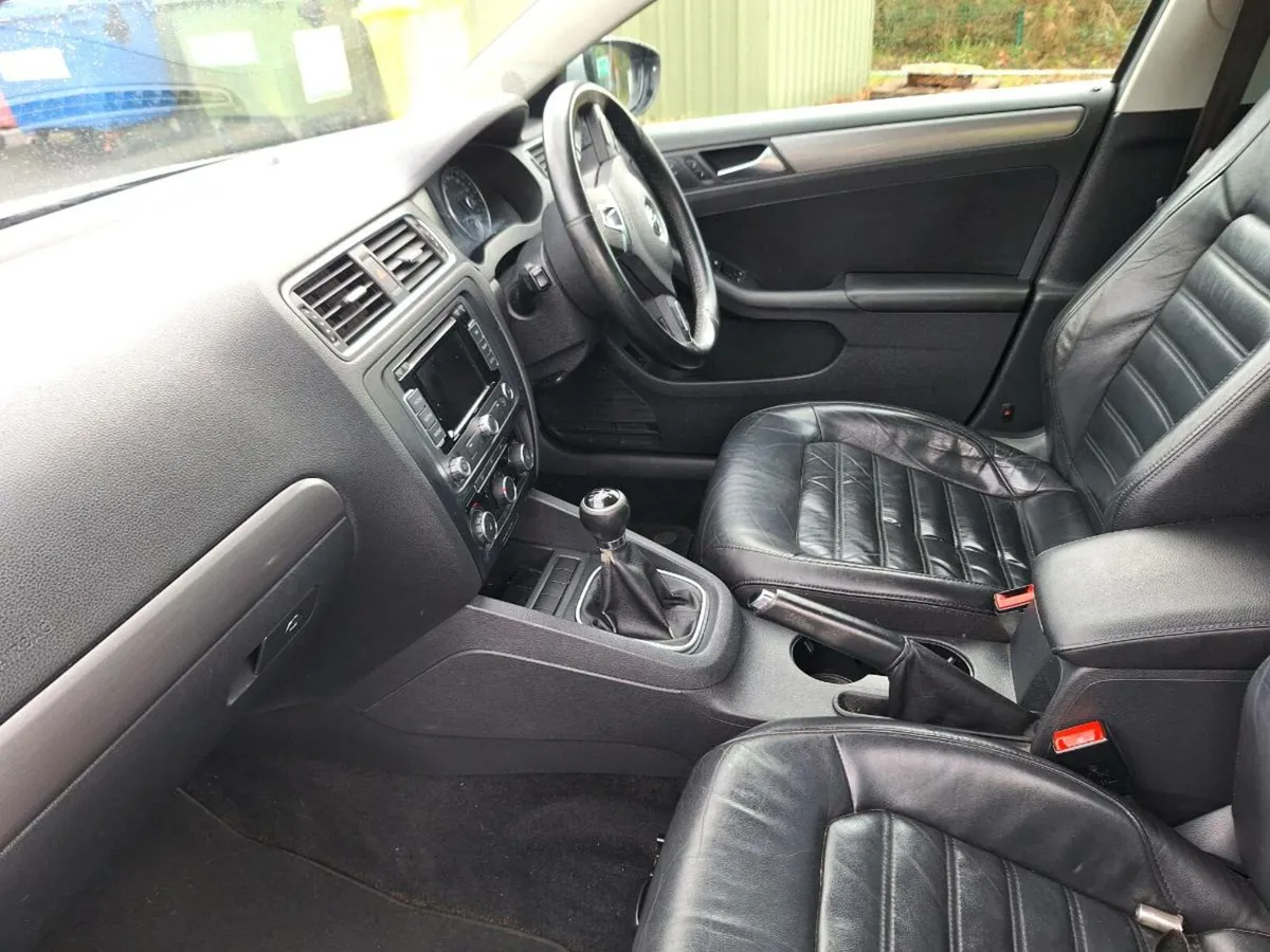 VW Jetta Highline 2.0 litre 140BHP - Image 4