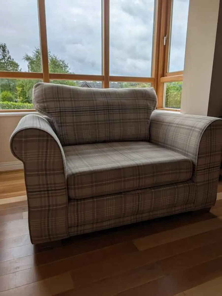 Couch - Image 3