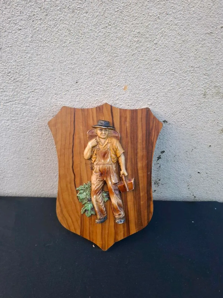 Small wood blason postage possible