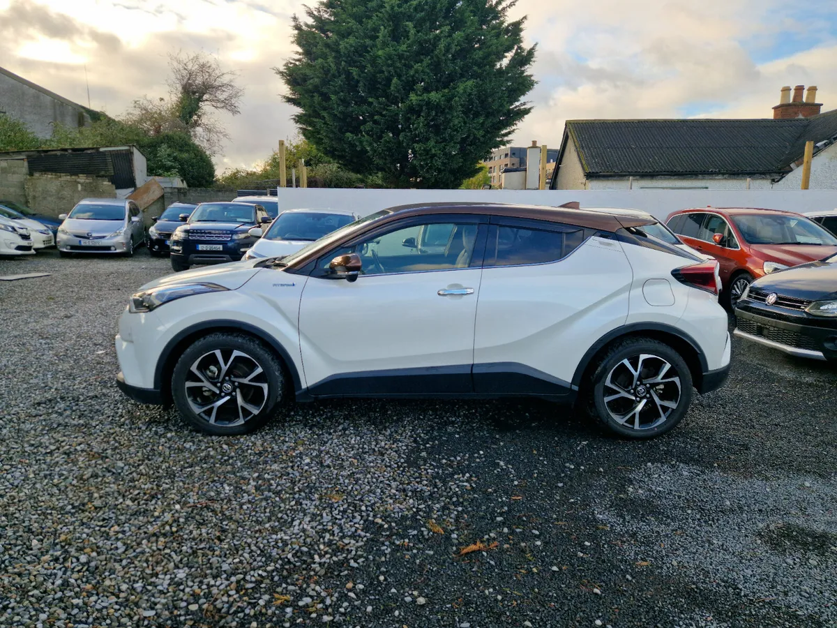 2019 Toyota C-HR| 1.8 petrol hybrid - Image 4