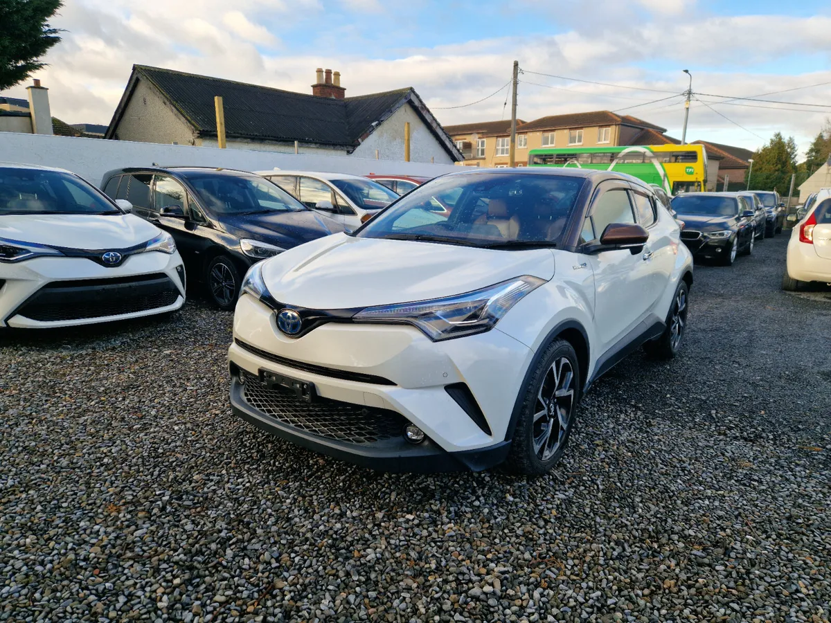 2019 Toyota C-HR| 1.8 petrol hybrid - Image 3