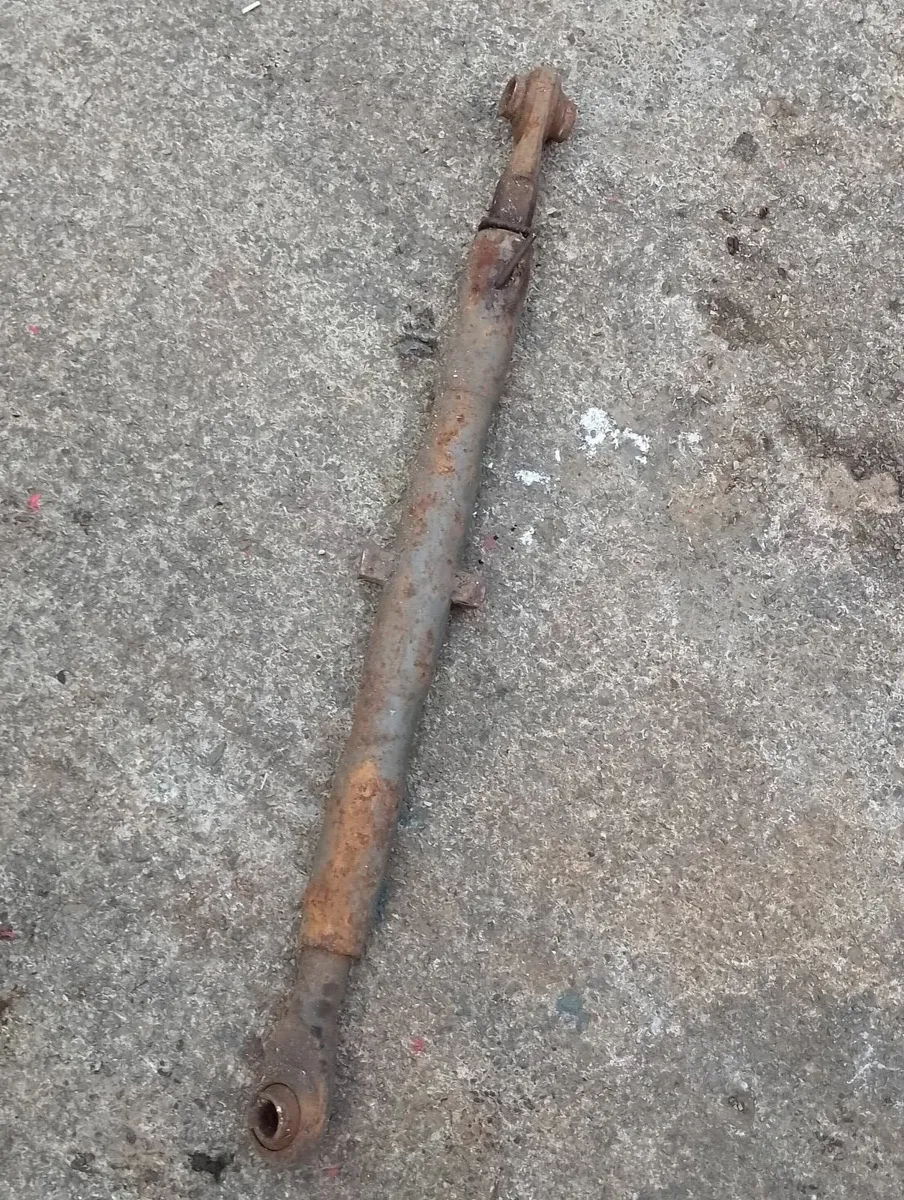 Vintage Massey Ferguson T20 top link - Image 1