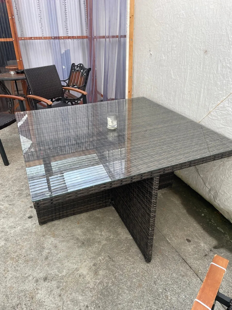 Outdoor Rattan garden tables - Image 2
