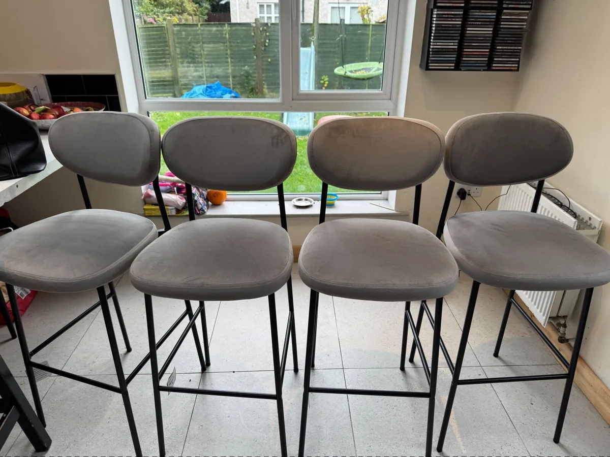 Bar stools - Image 1