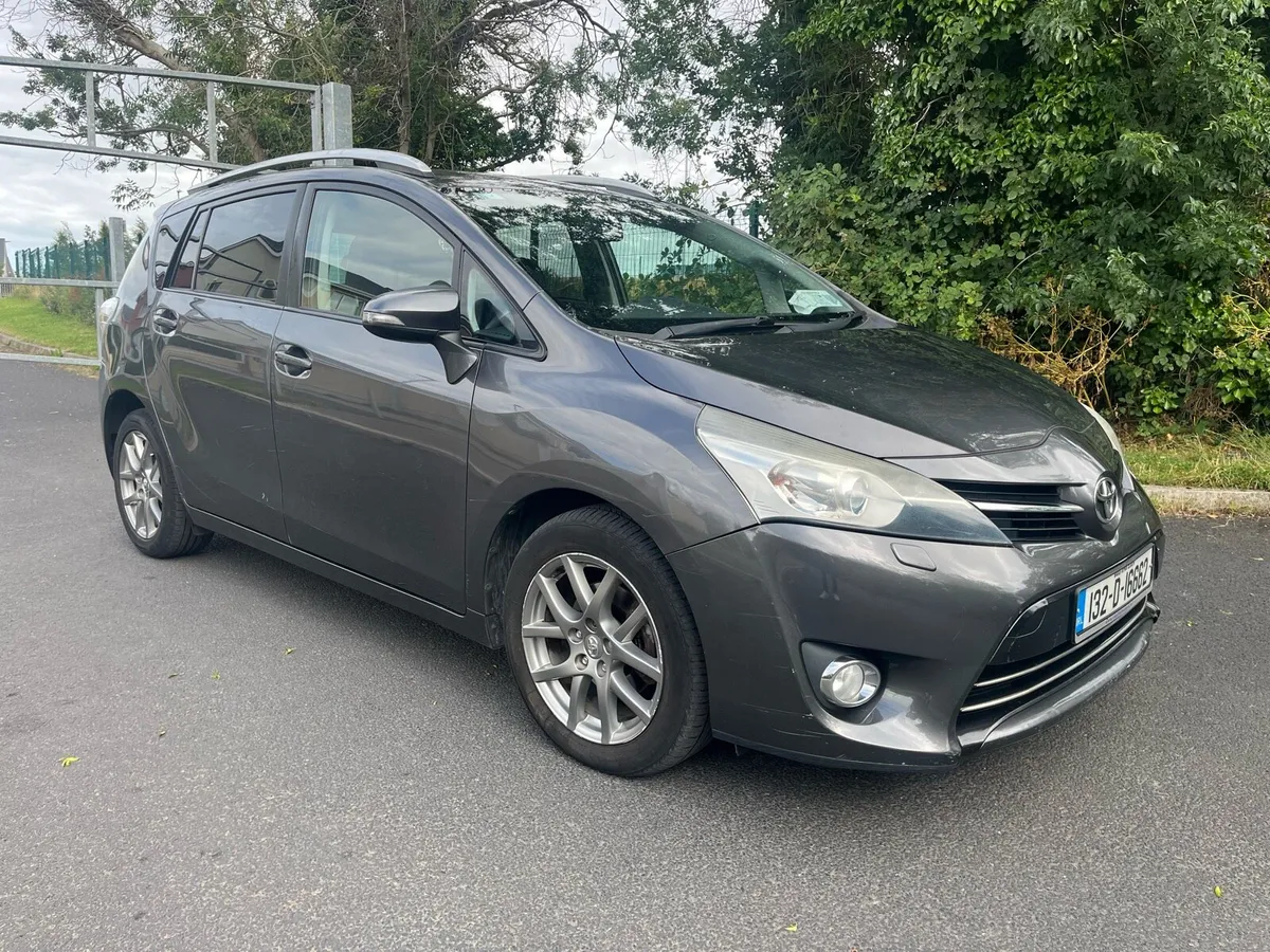 Toyota verso 2013 - Image 1