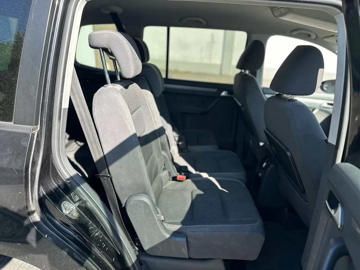 Volkswagen Touran 7 Seater 2010 - Image 4