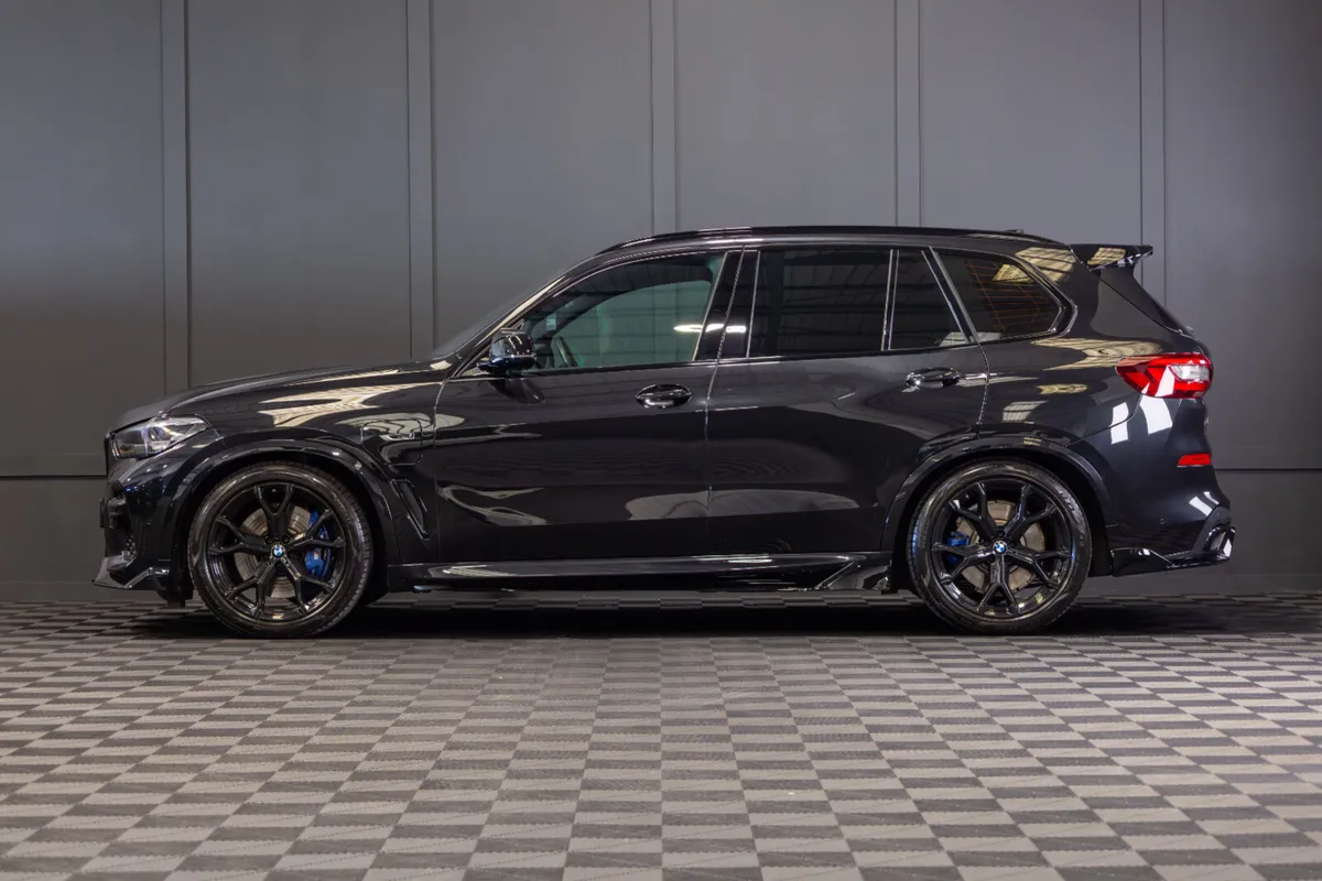 222 BMW X5 X-Drive 45e M-Sport - Image 3