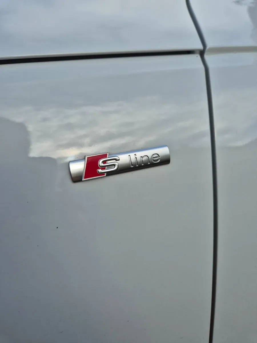 Audi A4 2018 S Line - Image 3
