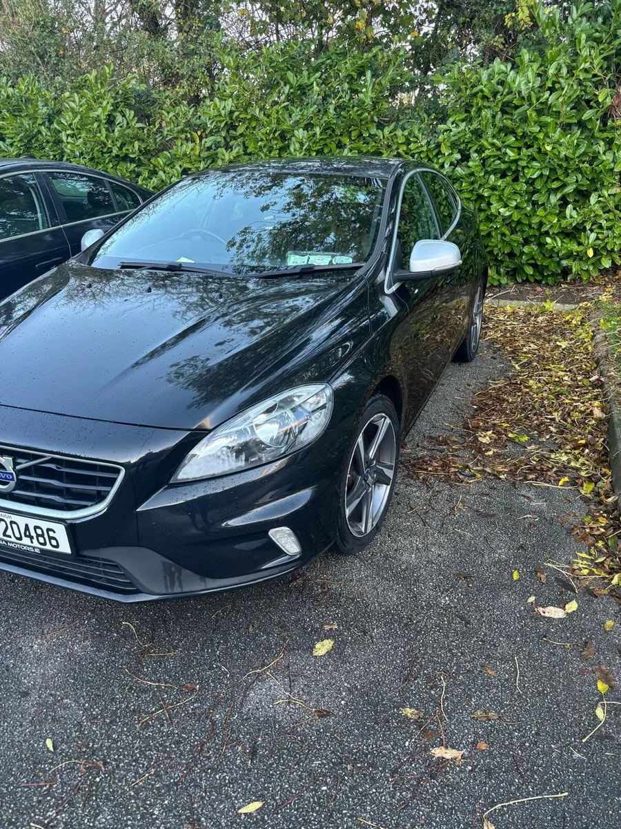Volvo V40 2016 - Image 1