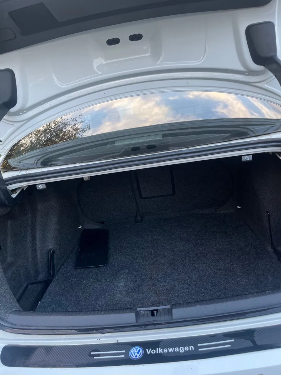 Volkswagen Jetta 2016 - Image 2
