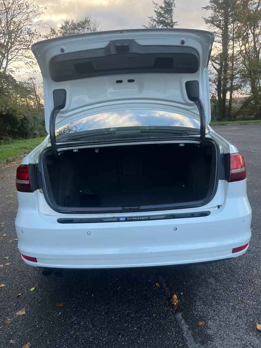 Volkswagen Jetta 2016 - Image 4