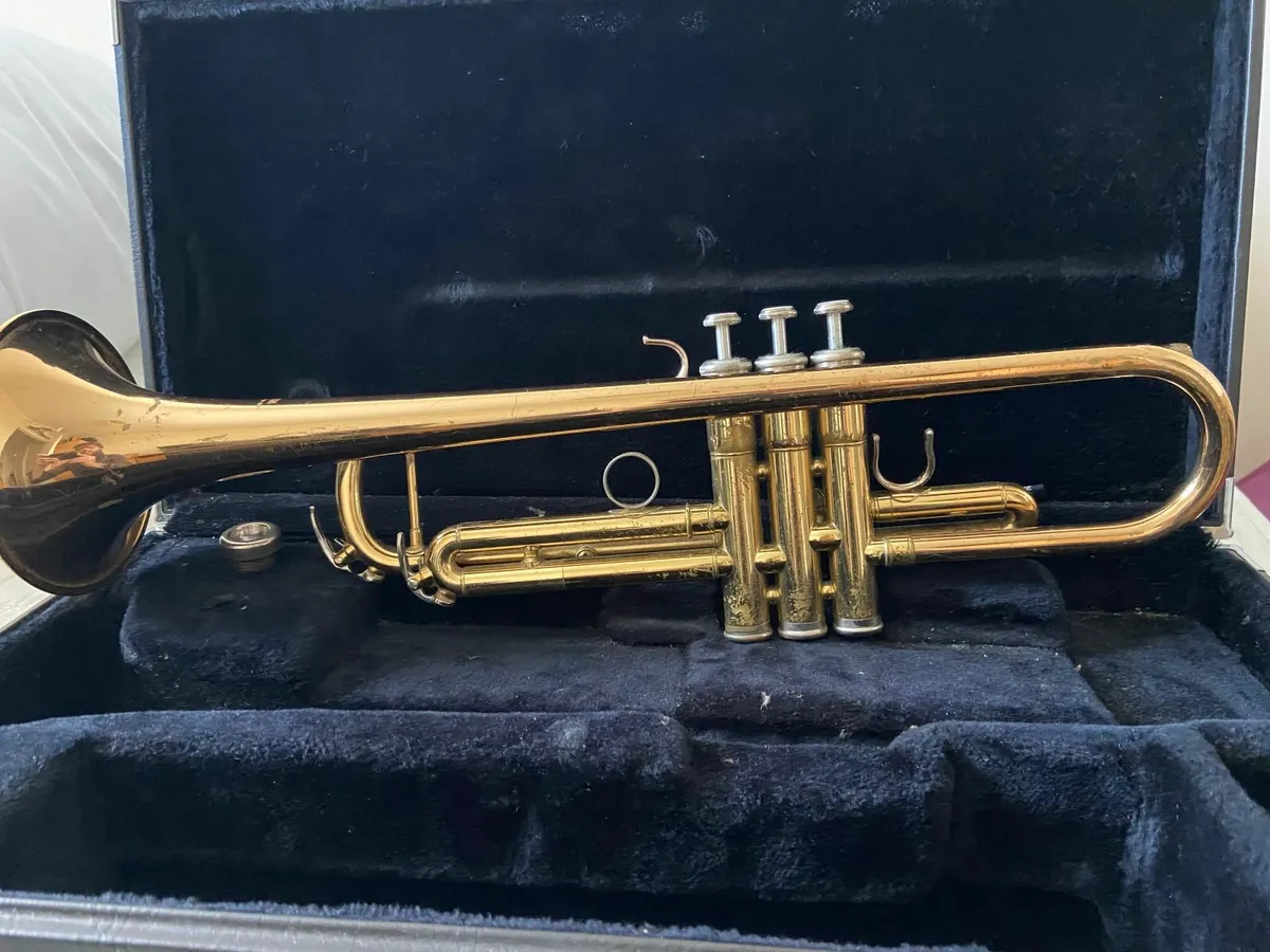 Trumpet (Yamaha YTR4335G- B99089) with case - Image 1