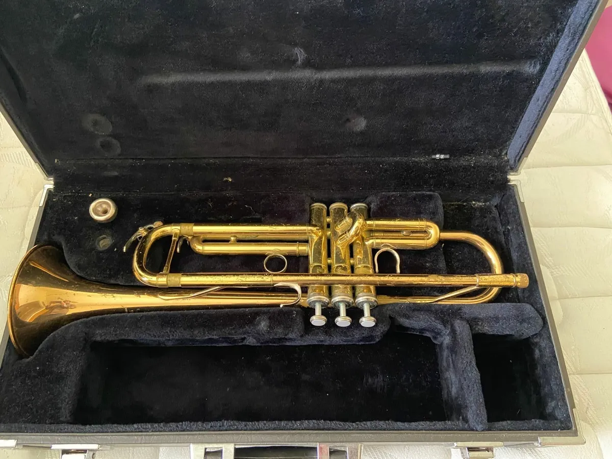 Trumpet (Yamaha YTR4335G- B99089) with case - Image 2