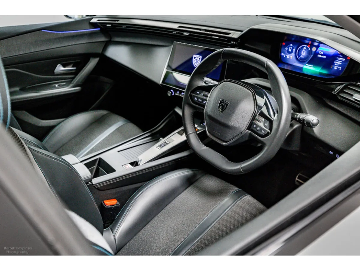 Peugeot 308 Allure 1.6 PHEV Auto 180HP - Image 2