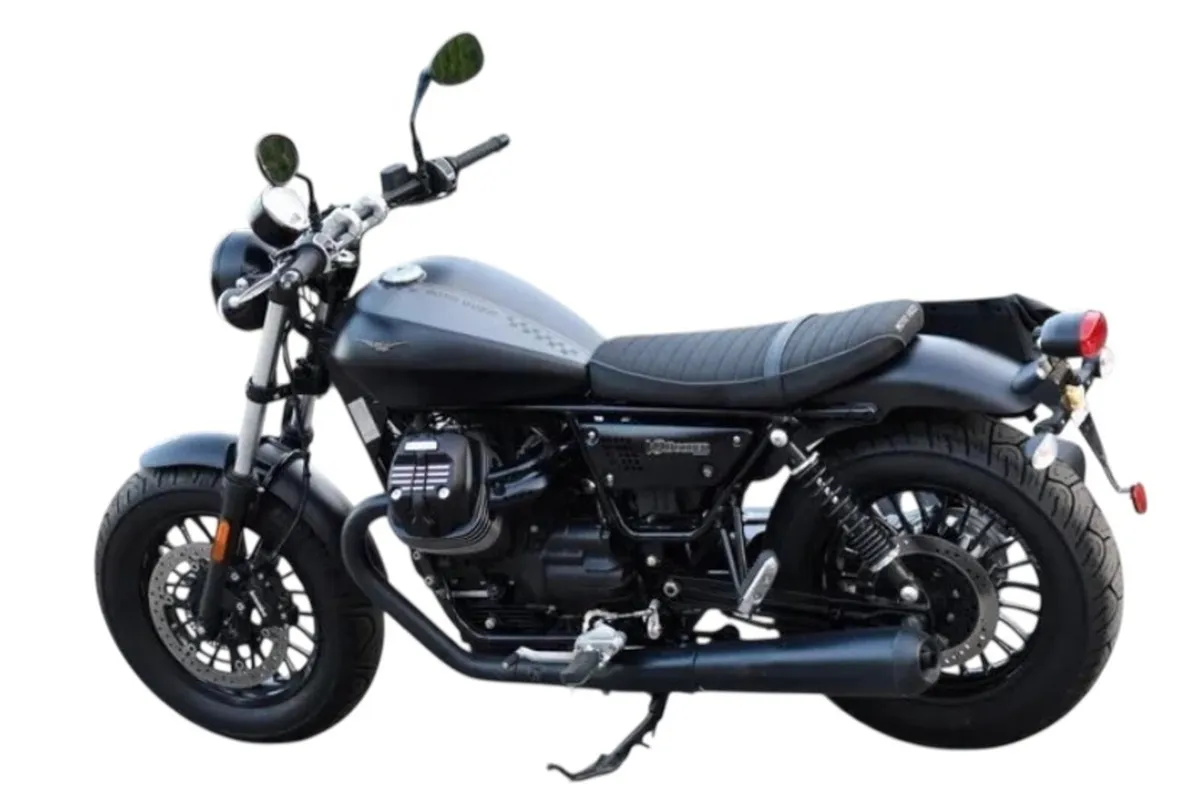 Moto Guzzi V9 Bobber - Image 3