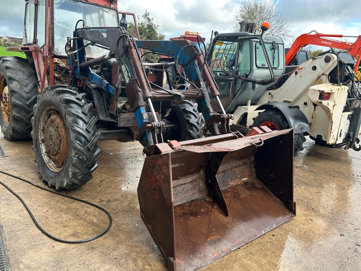 Tanco 858 loader with bucket to suit Fiat - Image 2