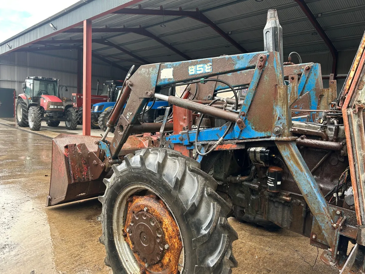 Tanco 858 loader with bucket to suit Fiat - Image 4