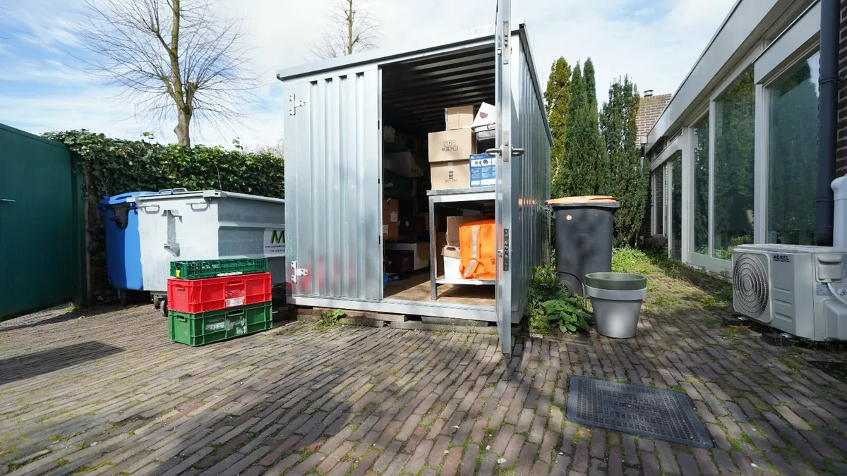Galvanized Steel Container 4x2m – Secure & Clean - Image 3