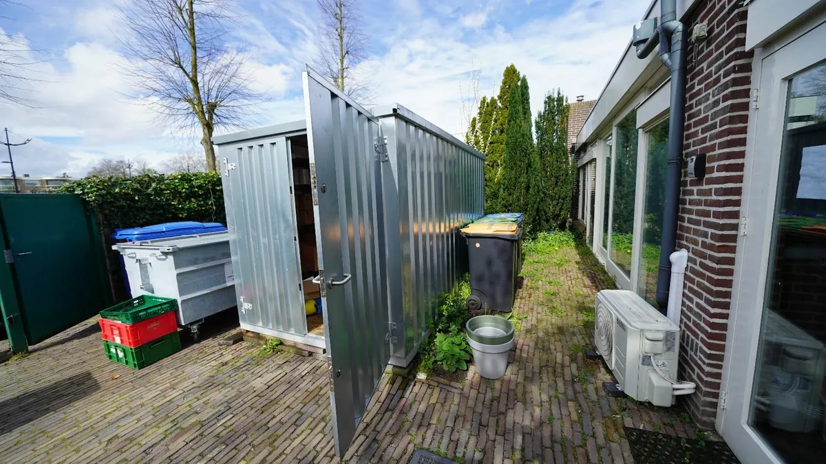 Galvanized Steel Container 4x2m – Secure & Clean - Image 4