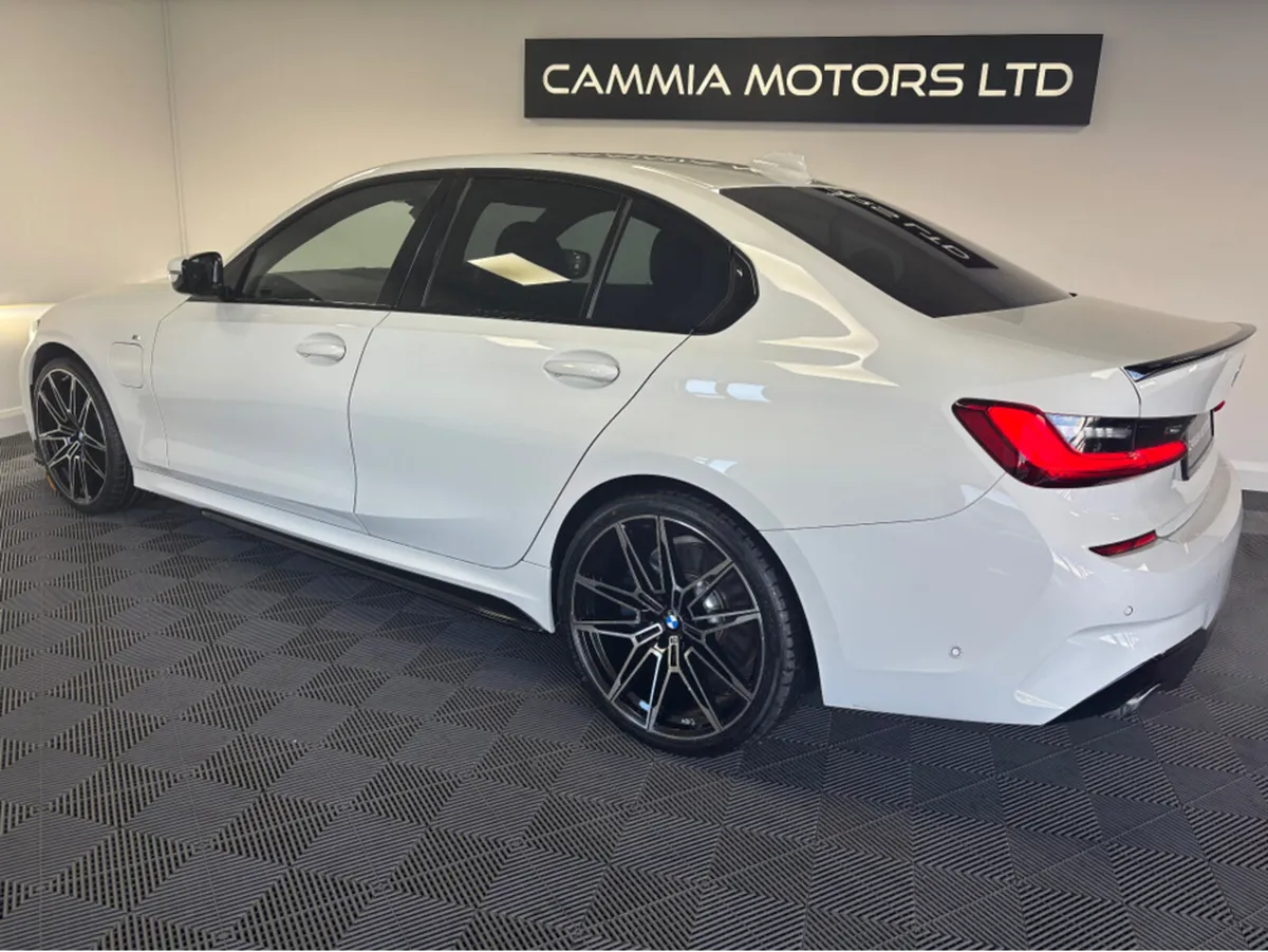 BMW 3-Series *BMW 330e* *LOW MILEAGE* M-SPORT* *BO - Image 3