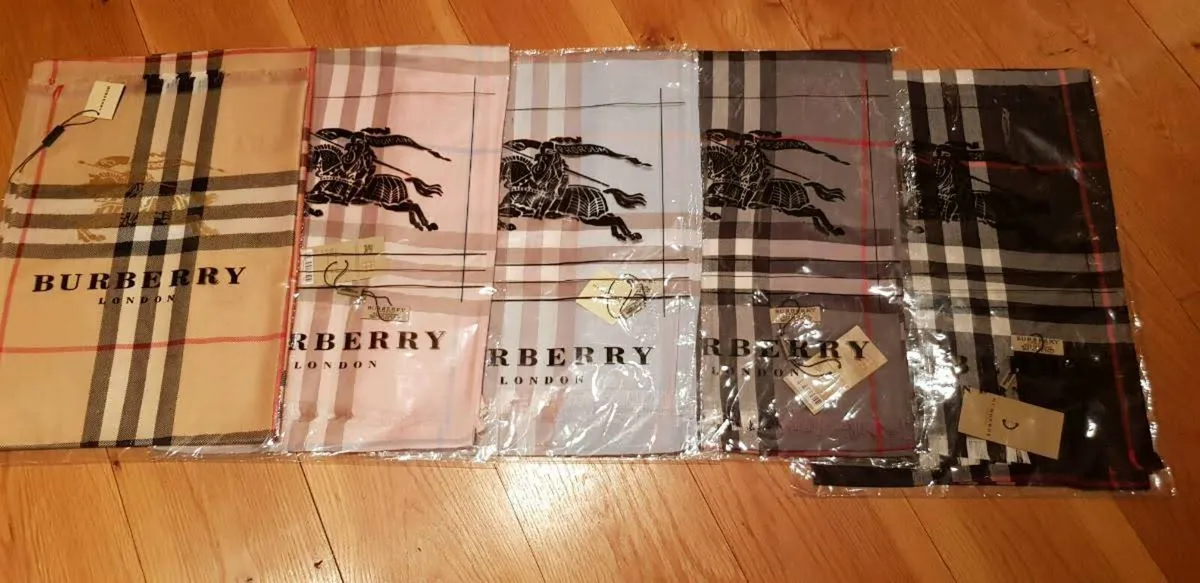 Burberry Silk/Wool Signature Tartan Scarves/Shawls - Image 3