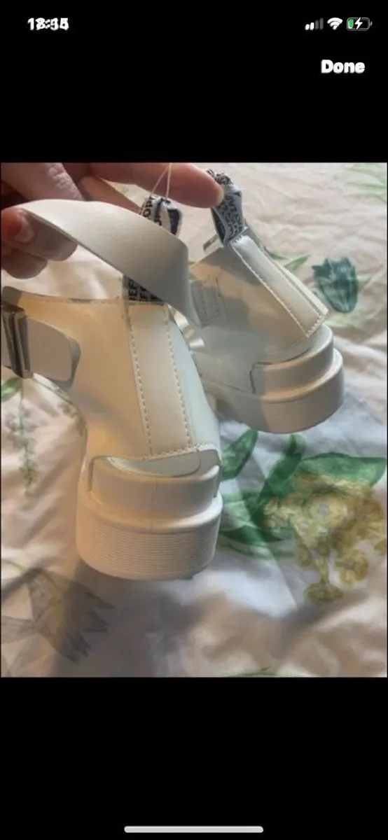 Ladies sandles - Image 4