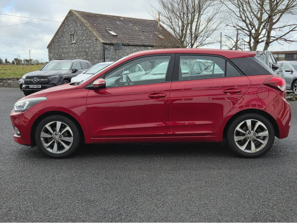 Hyundai i20 ACTIVE DELUXE 5DR - Image 2