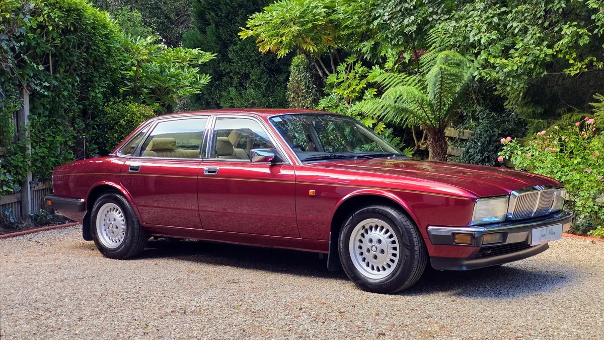 1990 Jaguar Sovereign with only 33,000 Miles - Image 4
