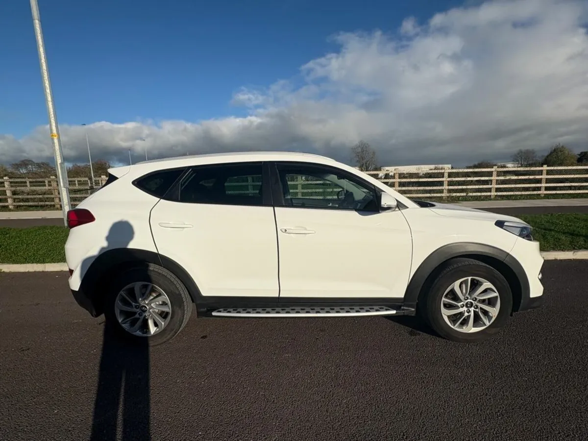 Hyundai Tucson Executive Plus 1.7D Side Steps, Blu - Image 3
