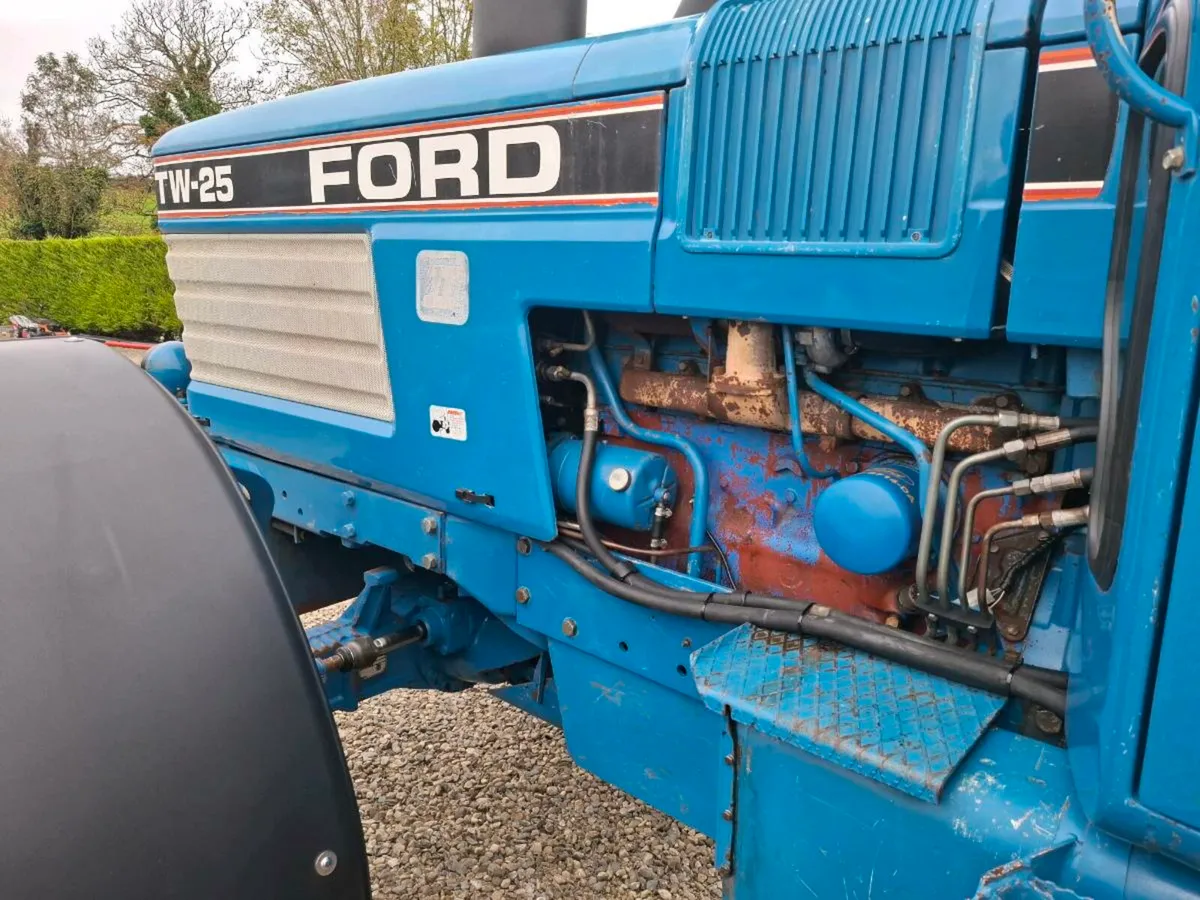 FORD TW 25 - Image 4