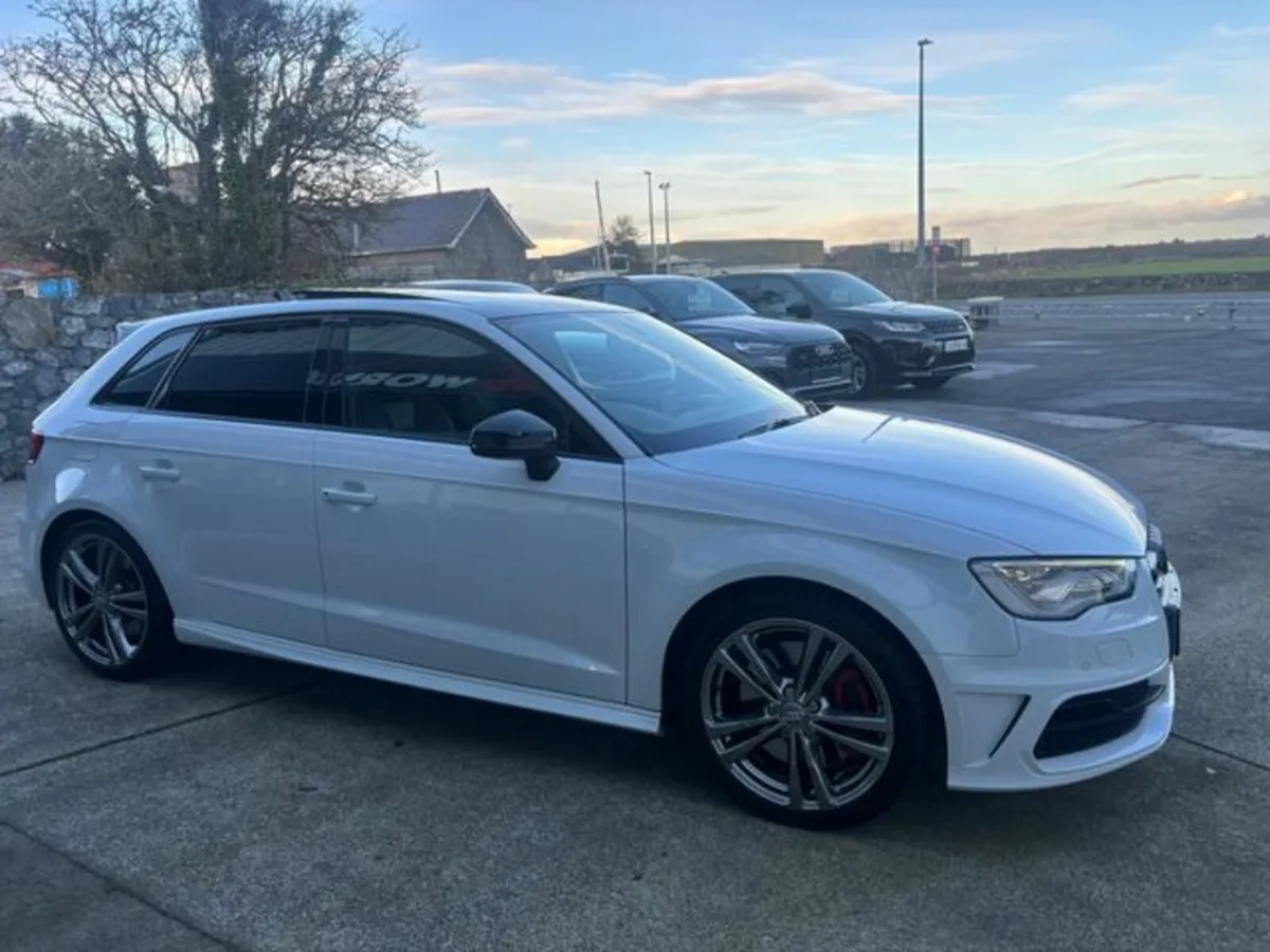 Audi S3 2.0 TFSI Sportback S Tronic quattro Euro 6 - Image 4