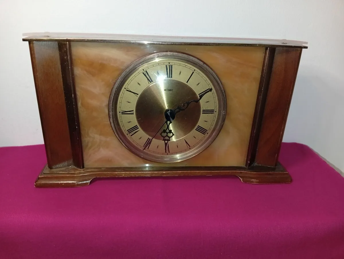 Table clock Vintage Metamec Quartz Mantle Clock - Image 1