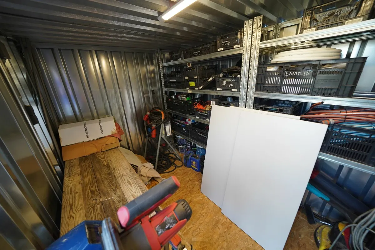 Secure Galvanized Storage – Ideal for Equipment - Image 2