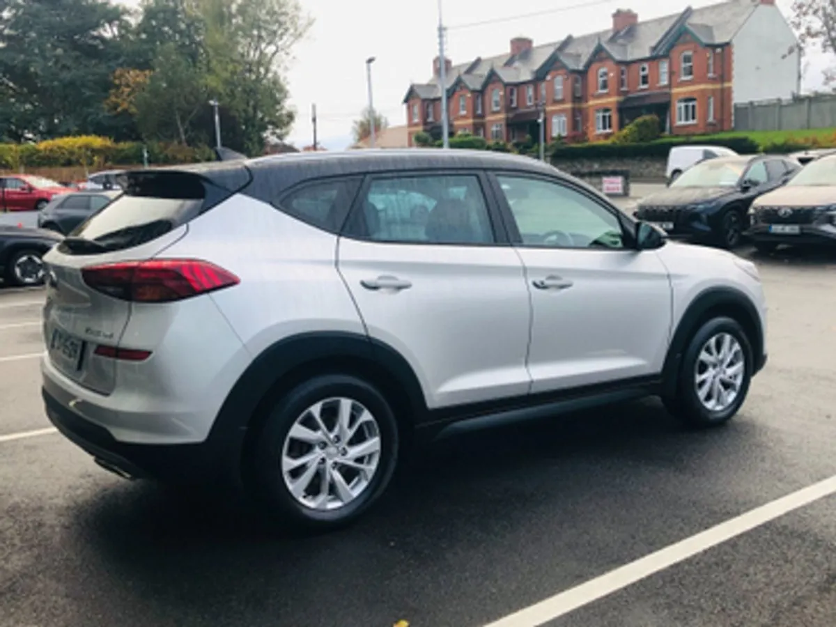 Hyundai Tucson Executive 1.6 Diesel - Image 4