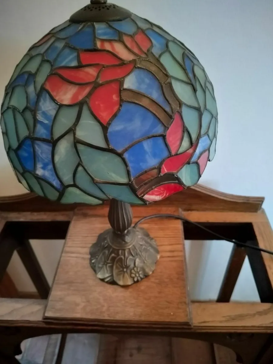 Table lamp