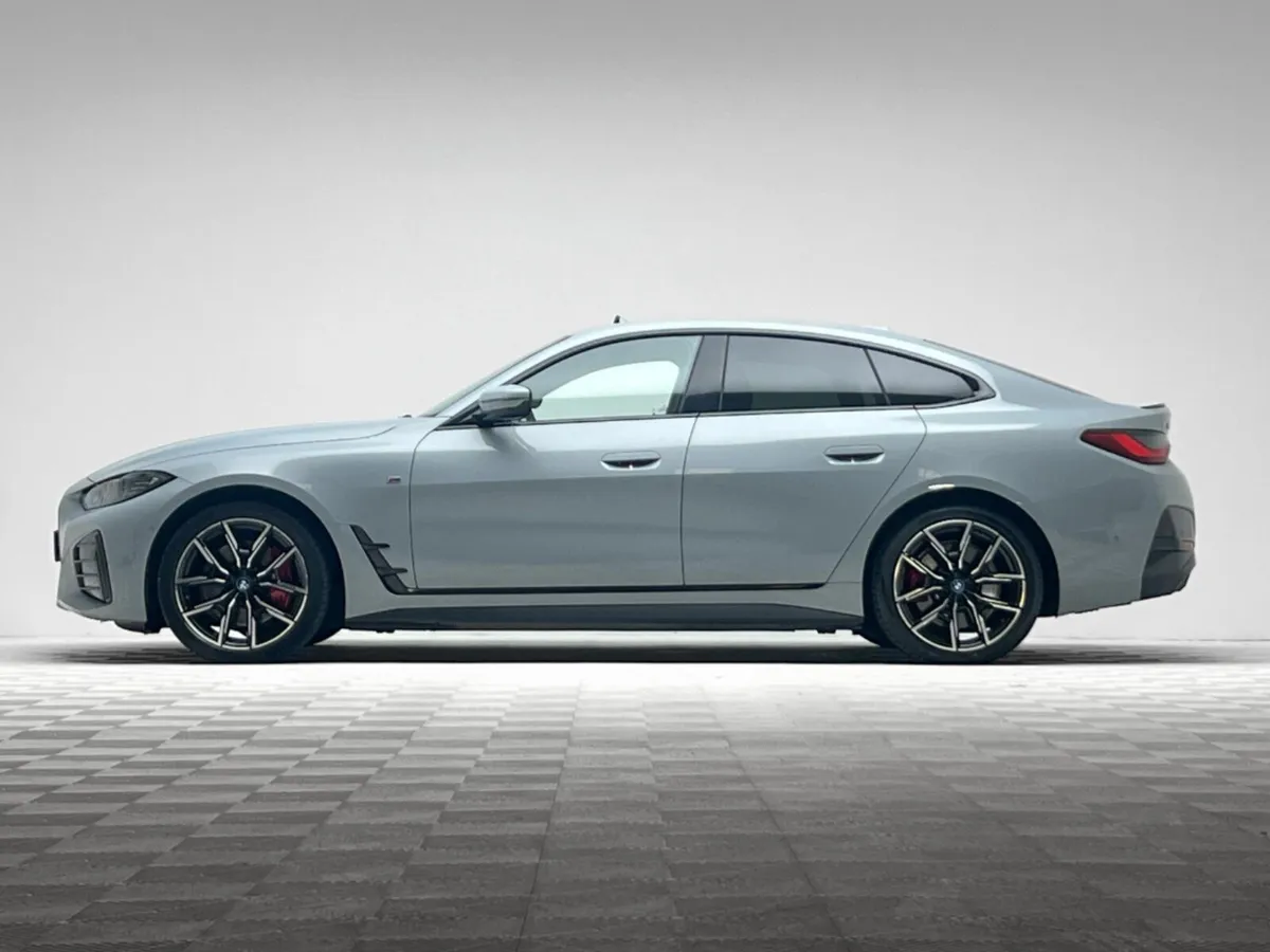 BMW i4 40 M SPORT PRO EDRIVE *SUNROOF* - Image 4