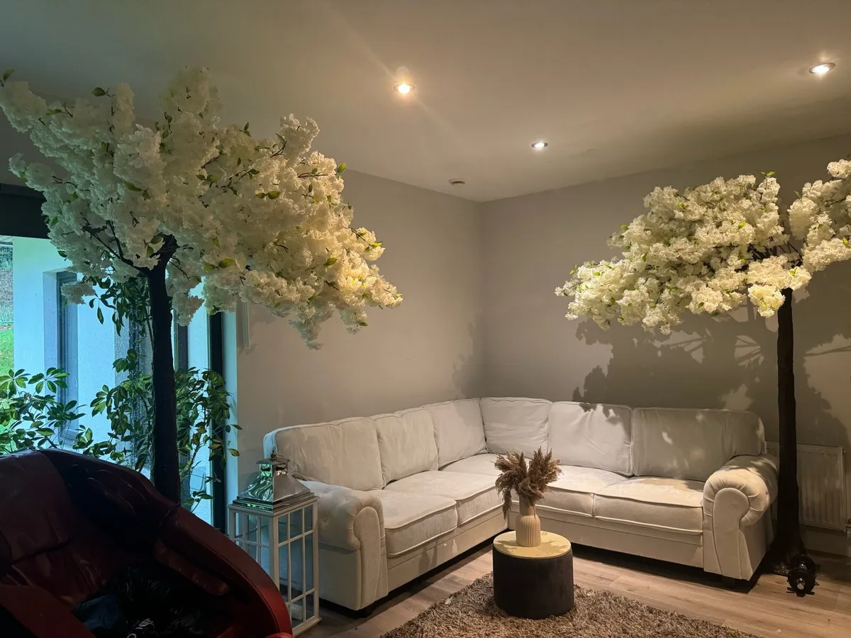 Never used white fabric corner suite - Image 2