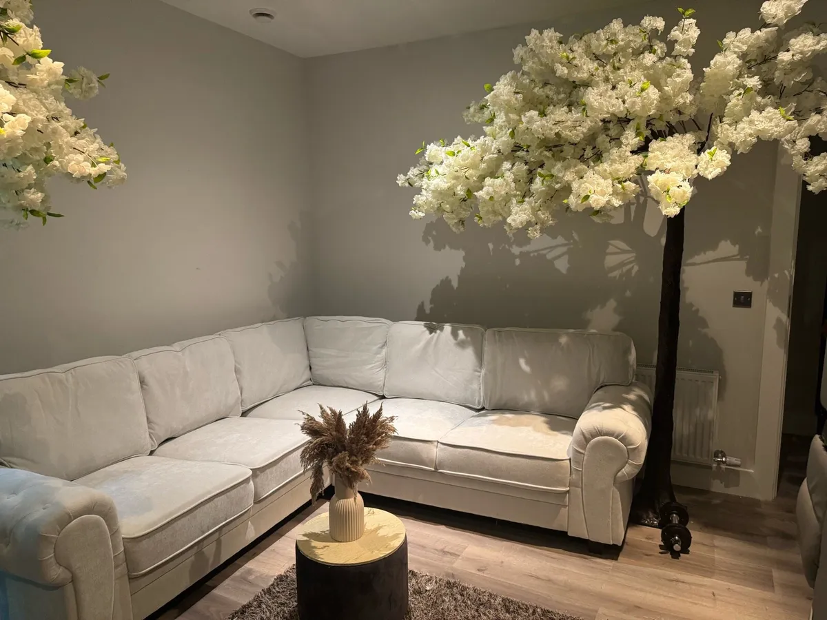 Never used white fabric corner suite - Image 3