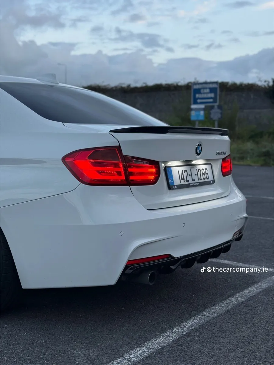 White BMW 320d msport high spec - Image 3