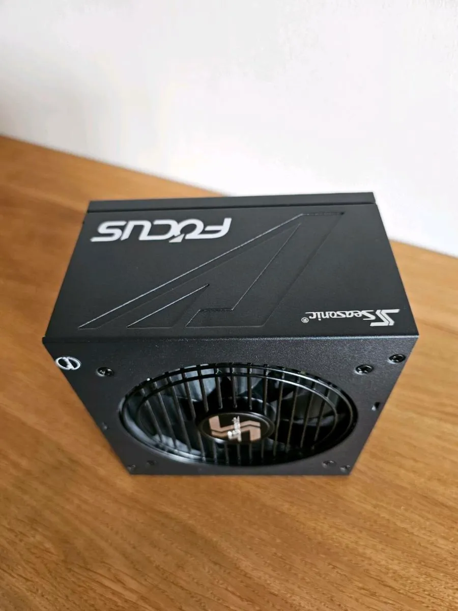 Seasonic Focus GX-650 Gold PC power supply - Image 2