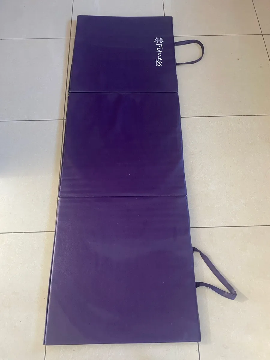 Gymnastics bars and mats - Image 1