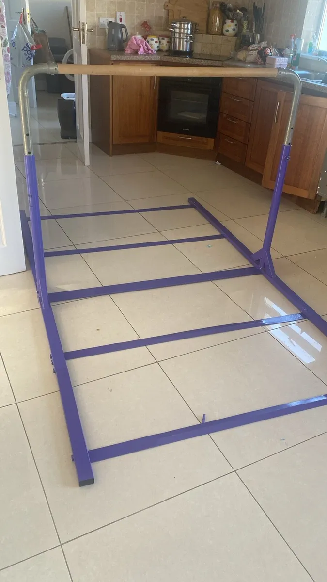 Gymnastics bars and mats - Image 2